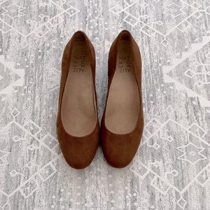 Naturalizer Donelle Carmel Pumps
